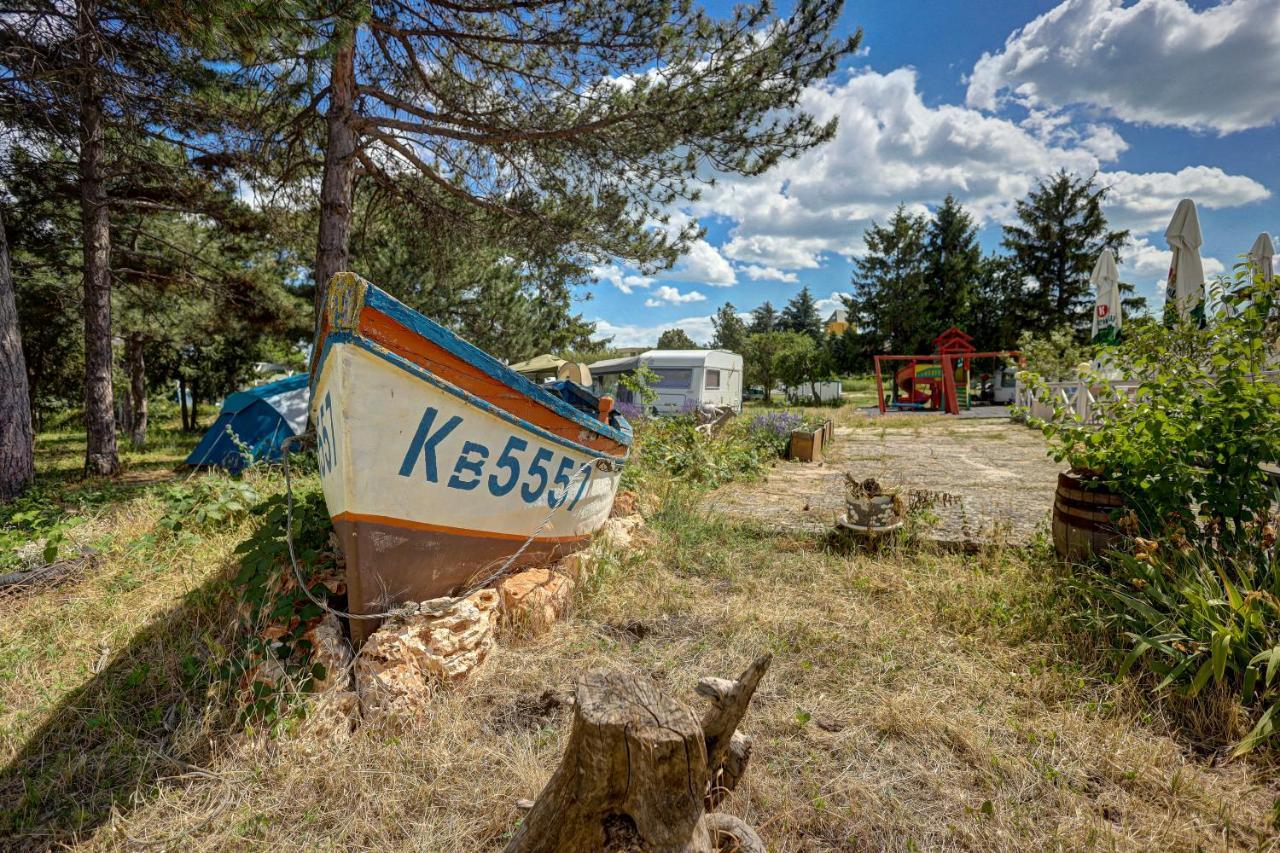 Camping Saint George Topola Eksteriør billede
