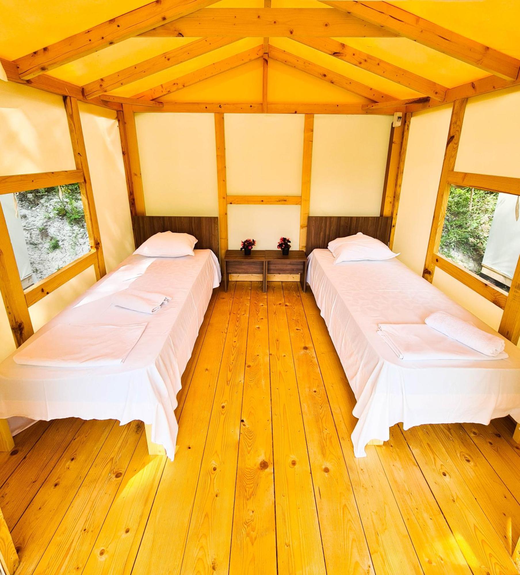 Camping Saint George Topola Eksteriør billede